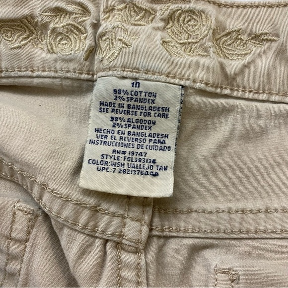 BEIGE Capris - Size 10 - Picture 3 of 4